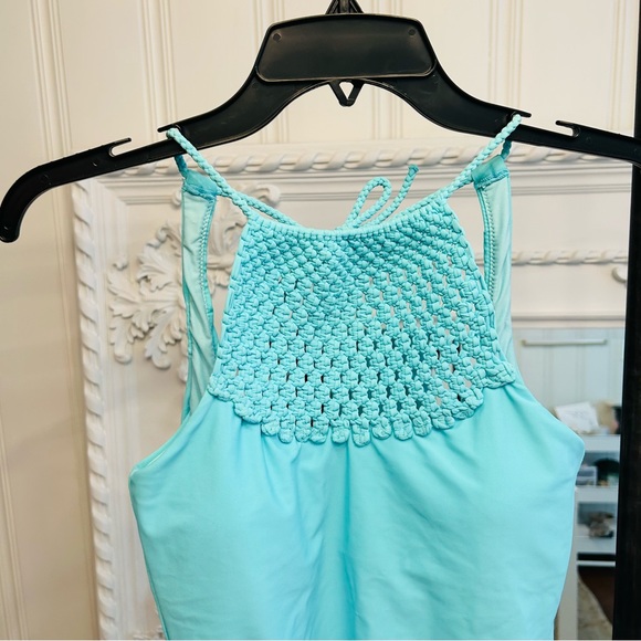 Beautiful Teal One Piece - Picture 2 of 5